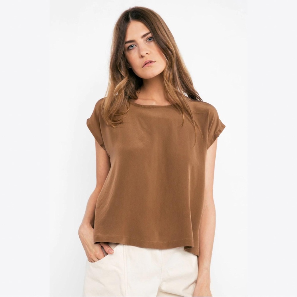Elizabeth Suzann Josephine Vented Shell In Silk Crepe size M color Moss